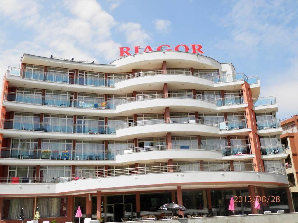 Hotel Riagor Pantai Sunny Bagian luar foto