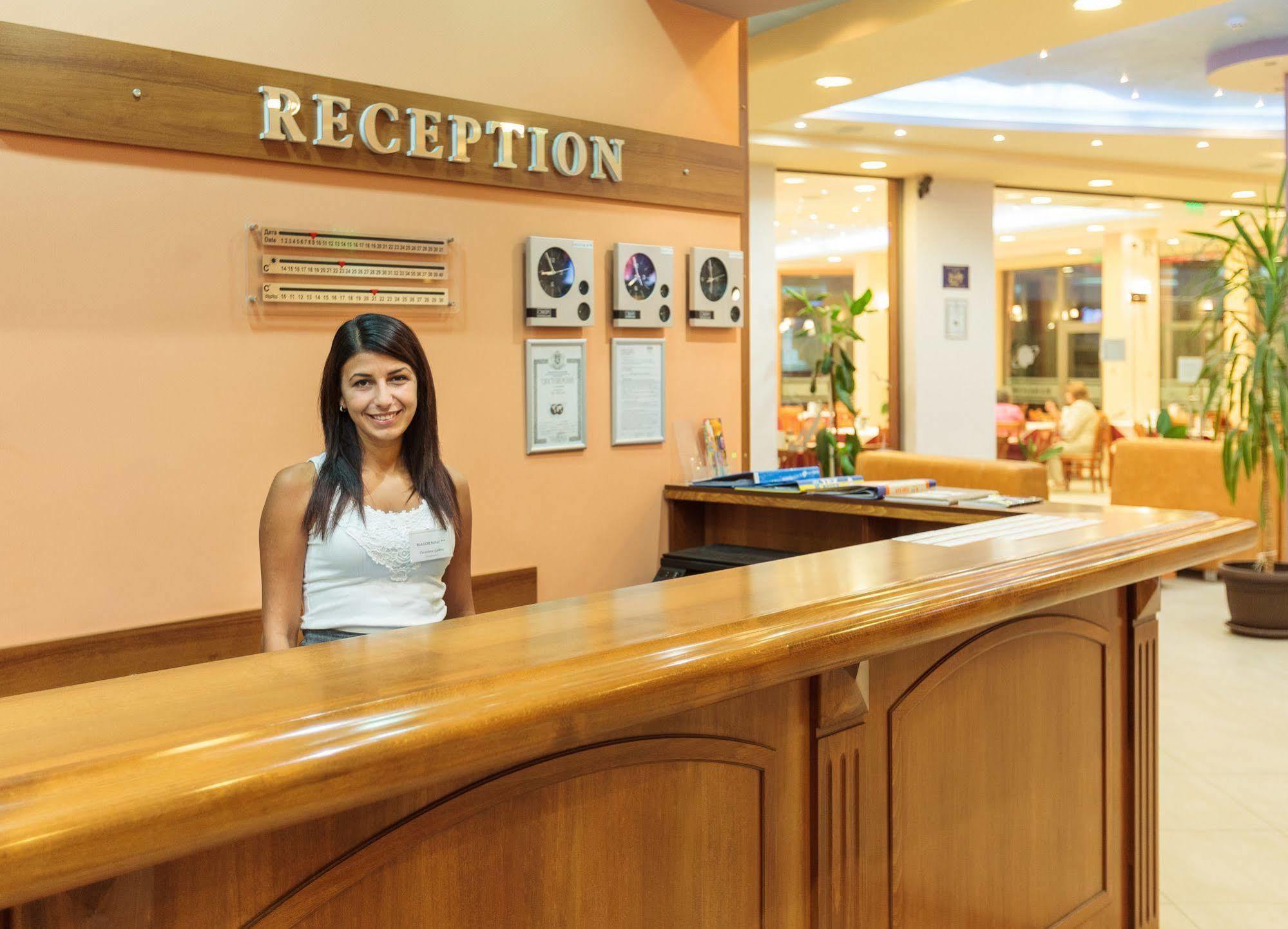 Hotel Riagor Pantai Sunny Bagian luar foto